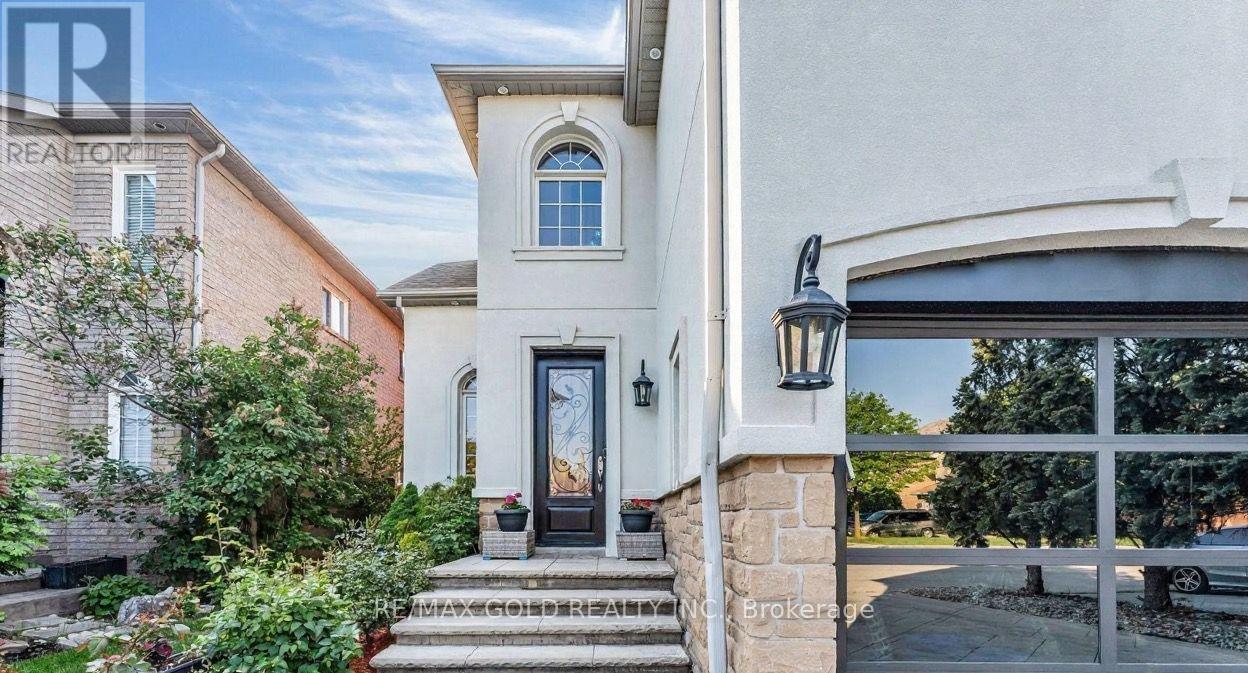 2293 Woodcrest Drive, Oakville, Ontario  L6M 4C5 - Photo 2 - W13144662