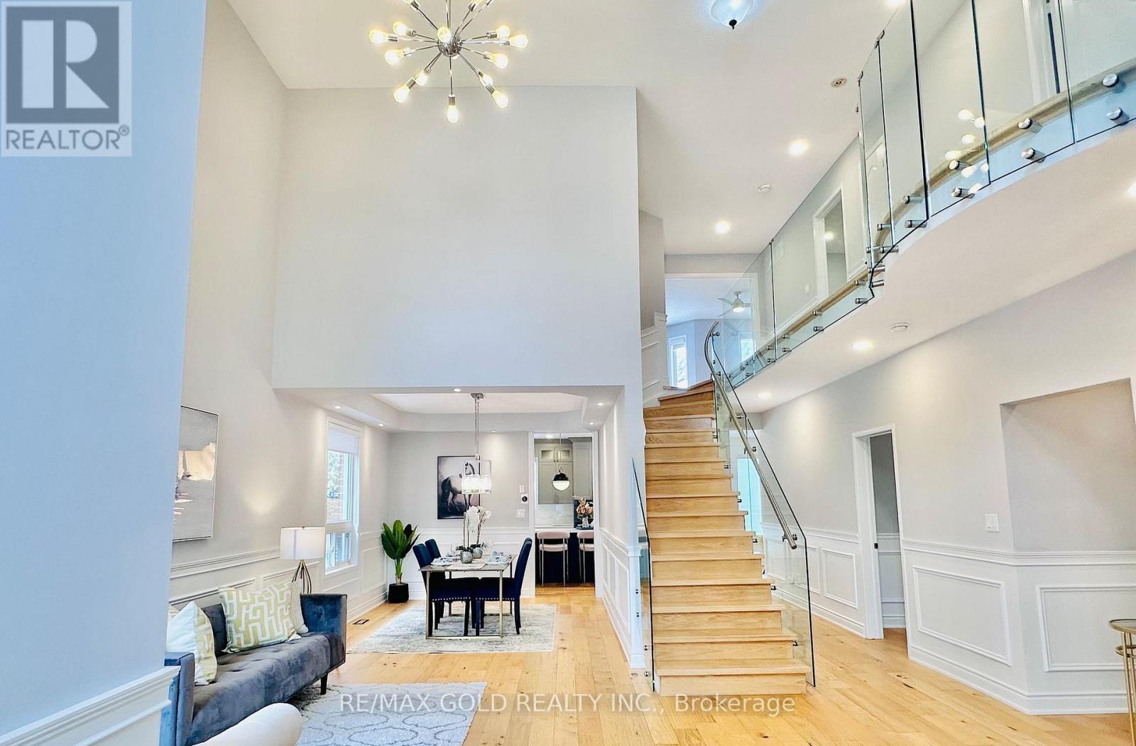2293 Woodcrest Drive, Oakville, Ontario  L6M 4C5 - Photo 3 - W13144662