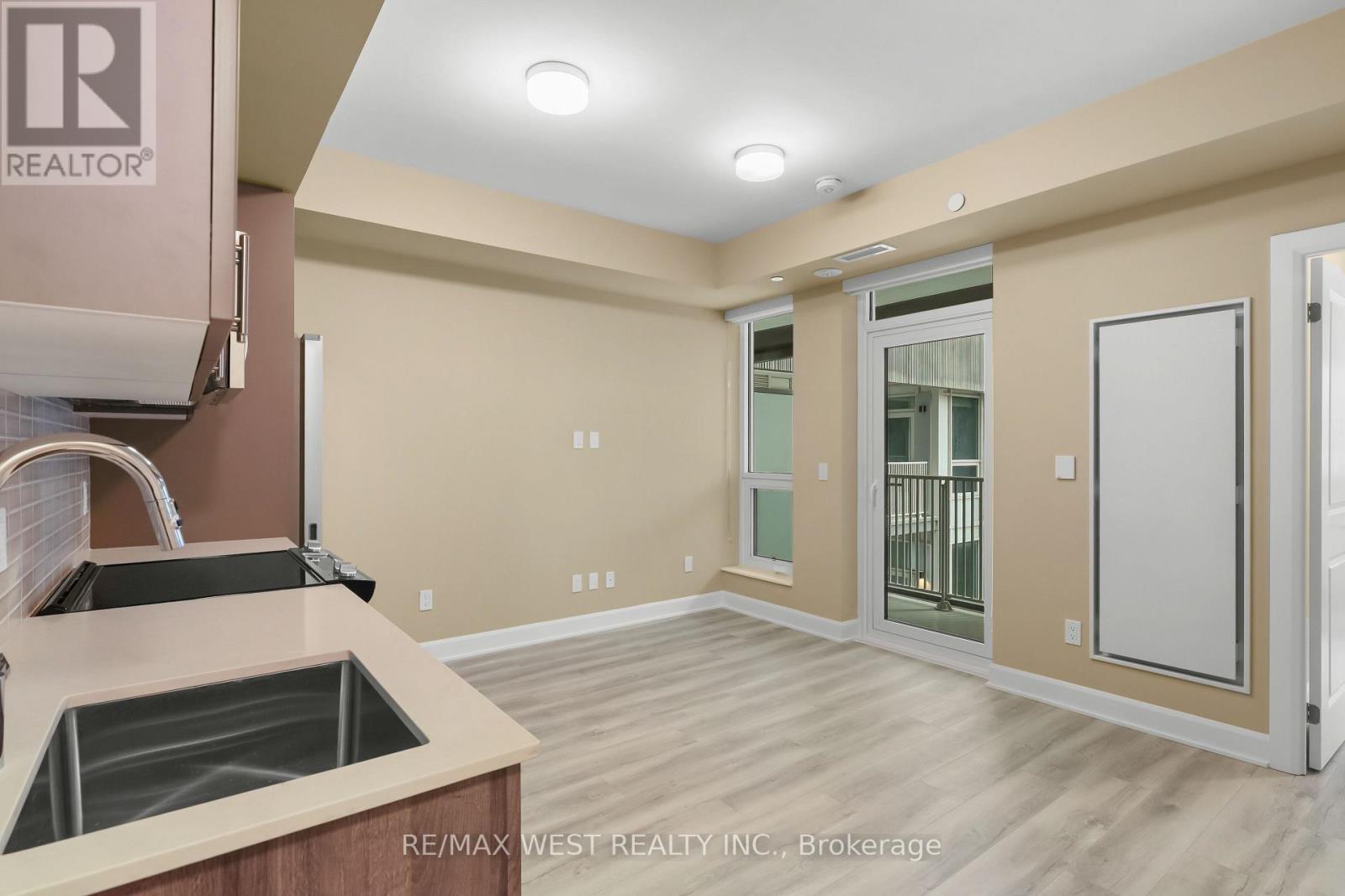 205 - 3240 William Coltson Avenue, Oakville, Ontario  L6X 0X1 - Photo 7 - W13144702