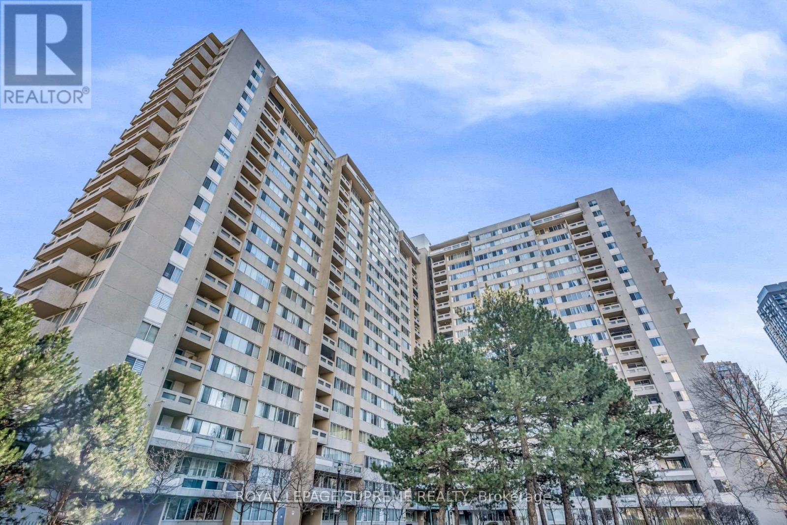 1907 - 3590 Kaneff Crescent, Mississauga, Ontario  L5A 3X3 - Photo 1 - W13144716