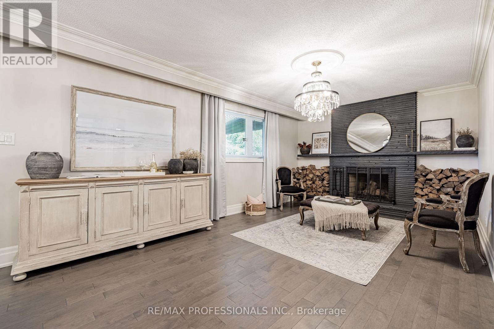 182 Gracefield Avenue, Toronto, Ontario  M6L 1L8 - Photo 12 - W13144724