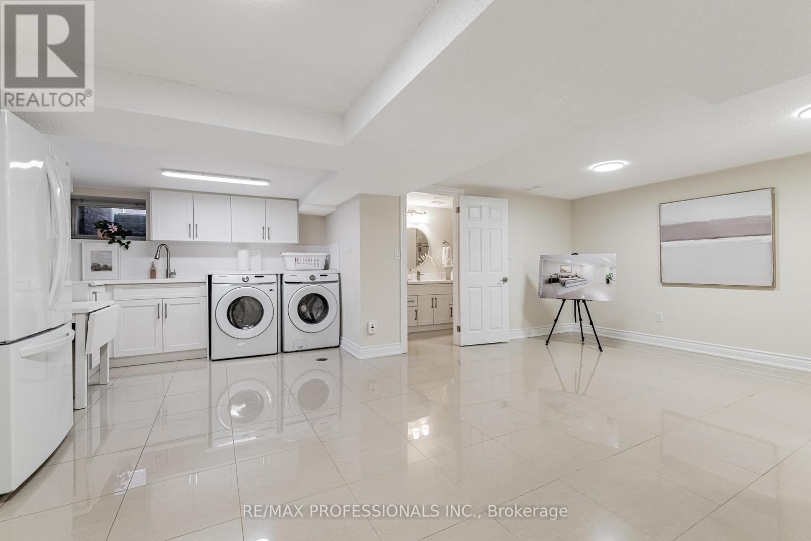 182 Gracefield Avenue, Toronto, Ontario  M6L 1L8 - Photo 25 - W13144724