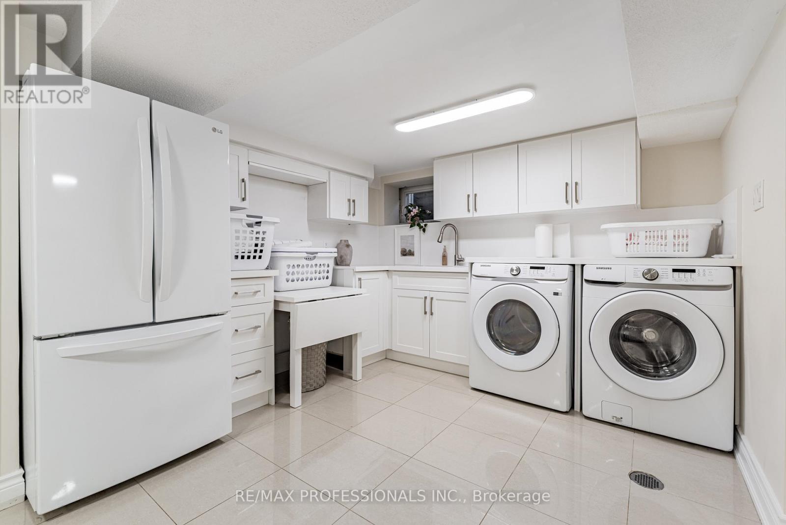 182 Gracefield Avenue, Toronto, Ontario  M6L 1L8 - Photo 26 - W13144724