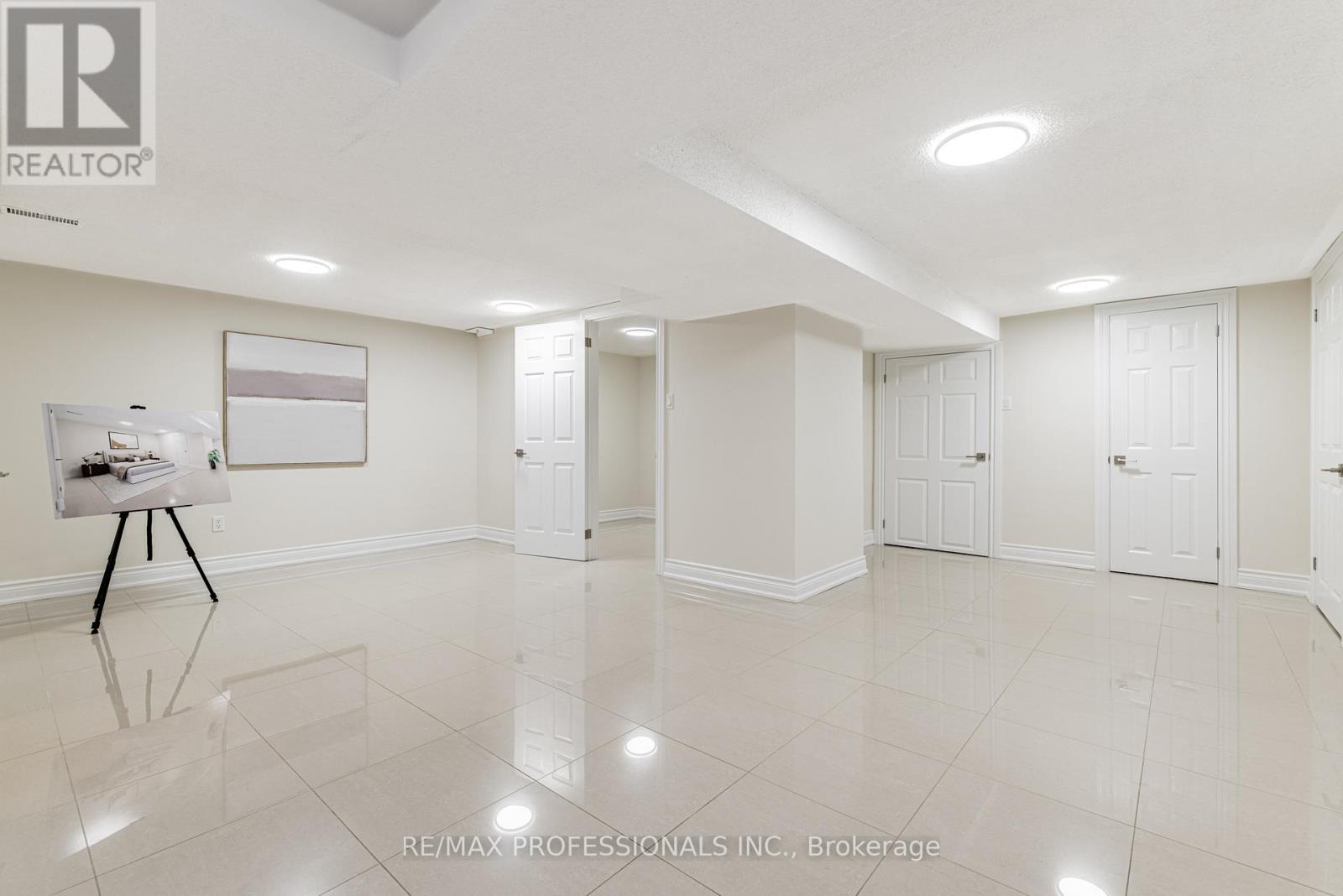 182 Gracefield Avenue, Toronto, Ontario  M6L 1L8 - Photo 27 - W13144724