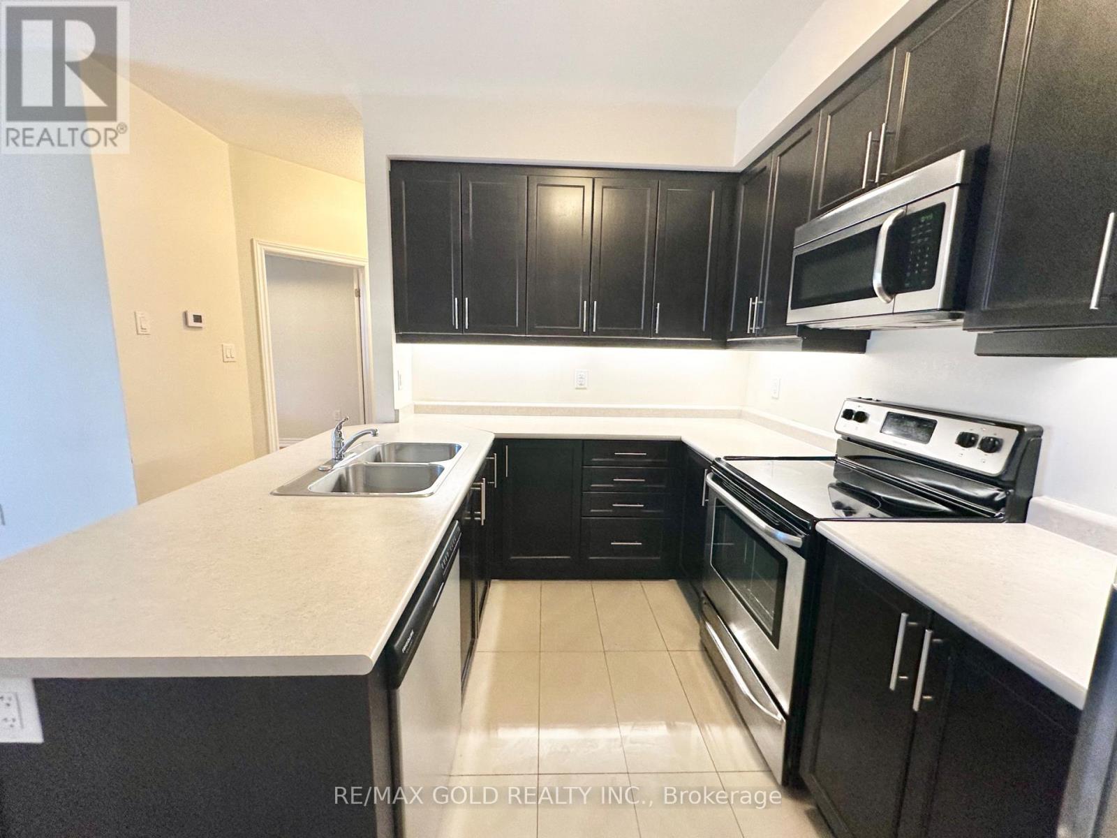 308 - 263 Georgian Drive, Oakville, Ontario  L6H 0L2 - Photo 10 - W13144736