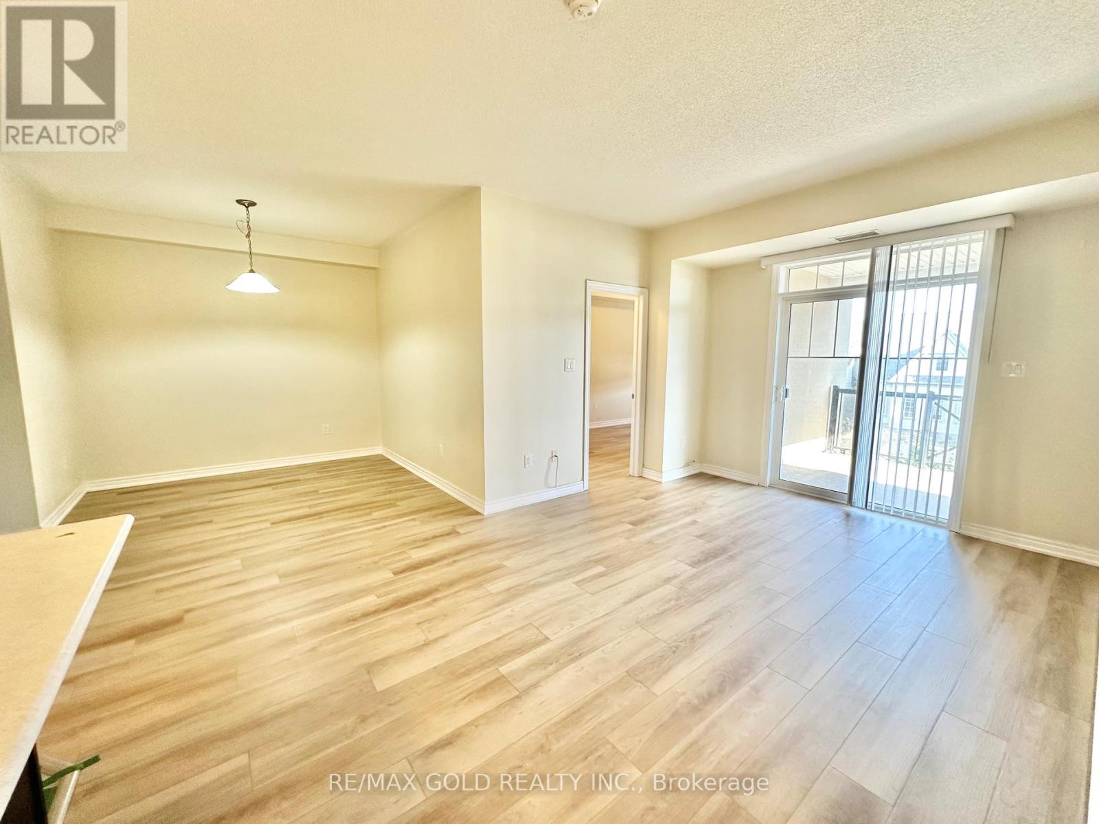 308 - 263 Georgian Drive, Oakville, Ontario  L6H 0L2 - Photo 3 - W13144736