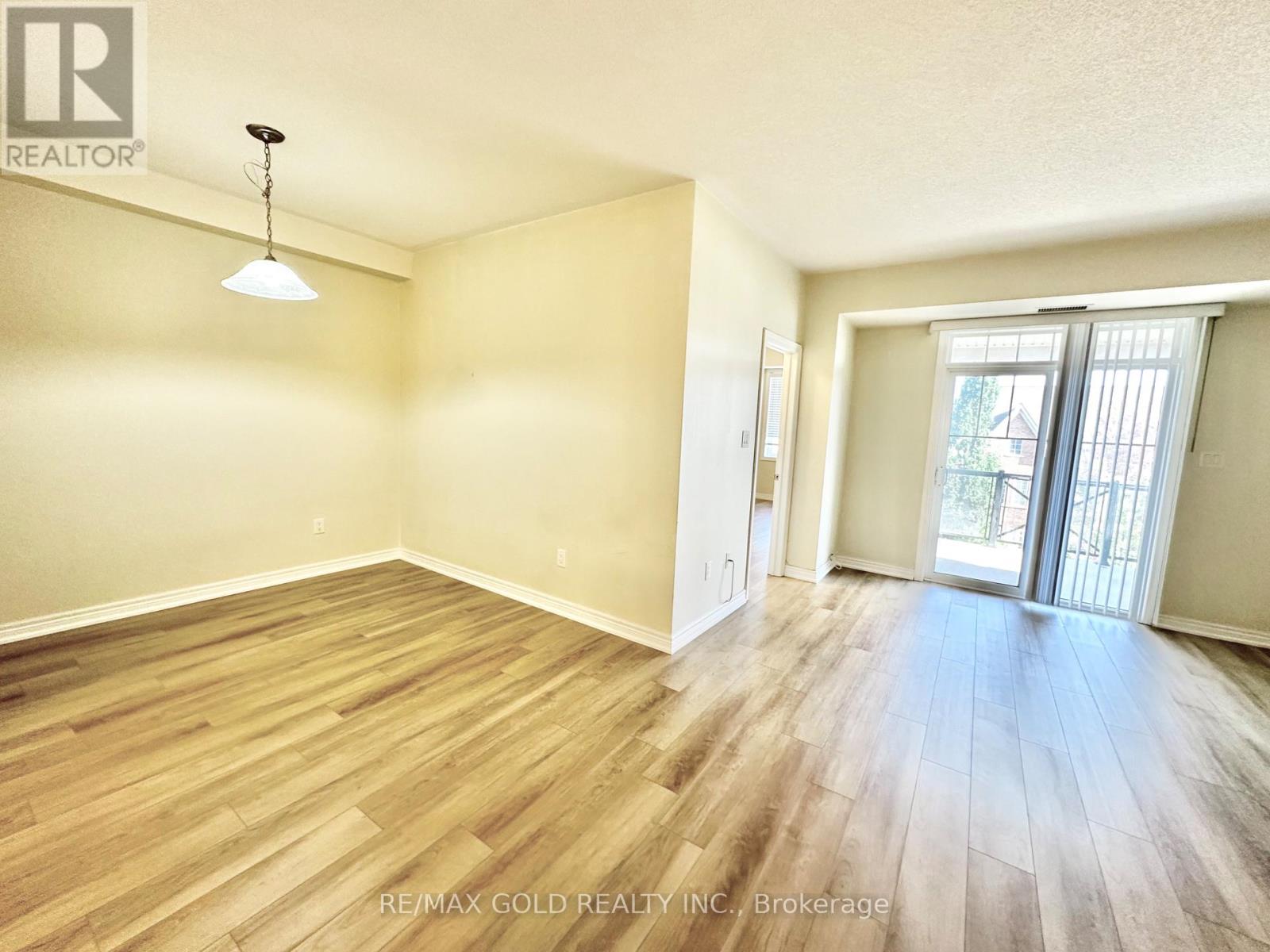 308 - 263 Georgian Drive, Oakville, Ontario  L6H 0L2 - Photo 4 - W13144736