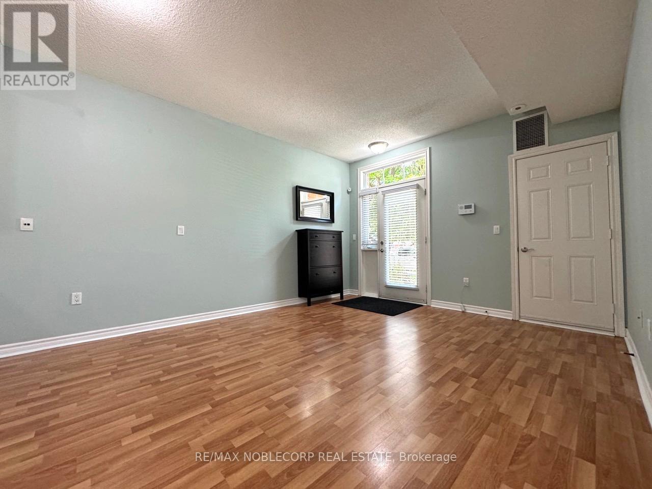 18 - 36 Gibson Avenue, Toronto, Ontario  M9N 0A5 - Photo 2 - W13144754