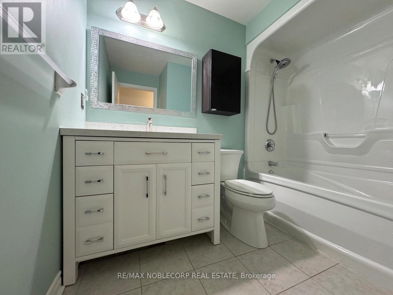 18 - 36 Gibson Avenue, Toronto, Ontario  M9N 0A5 - Photo 9 - W13144754