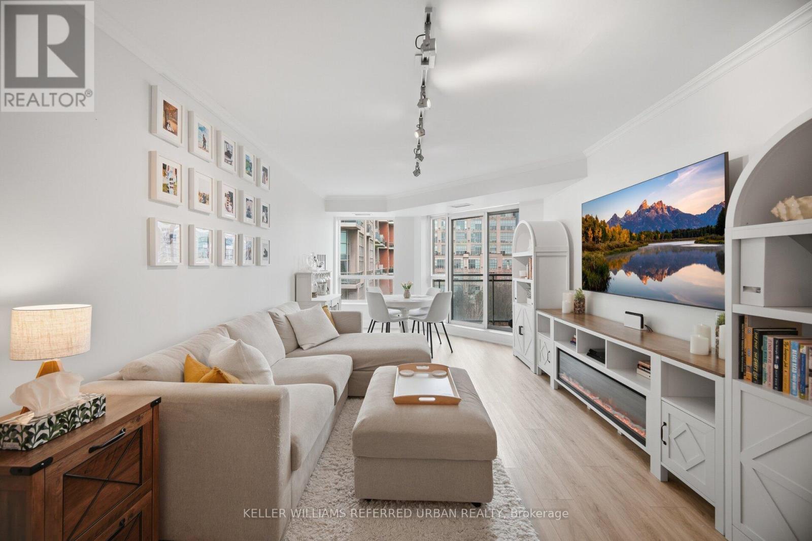 707 - 190 Manitoba Street, Toronto, Ontario  M8Y 3Y8 - Photo 2 - W13144822
