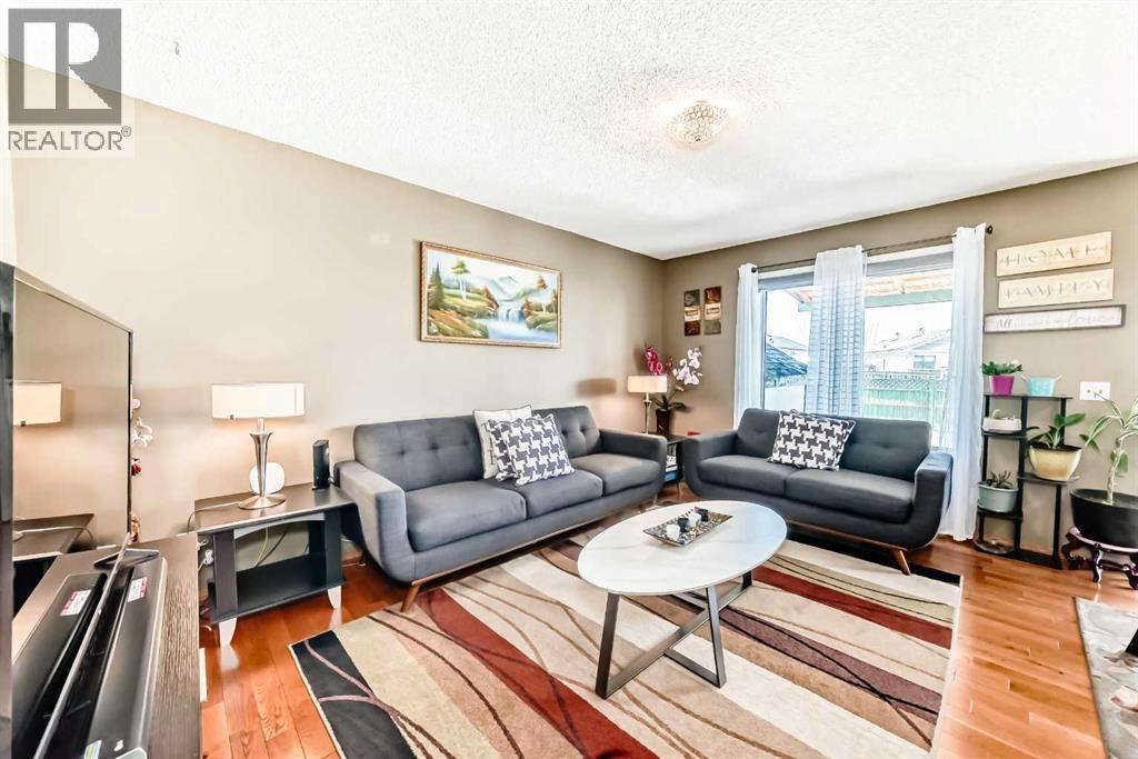 69 Applemont Place Se, Calgary, Alberta  T2A 7S3 - Photo 4 - A2299151