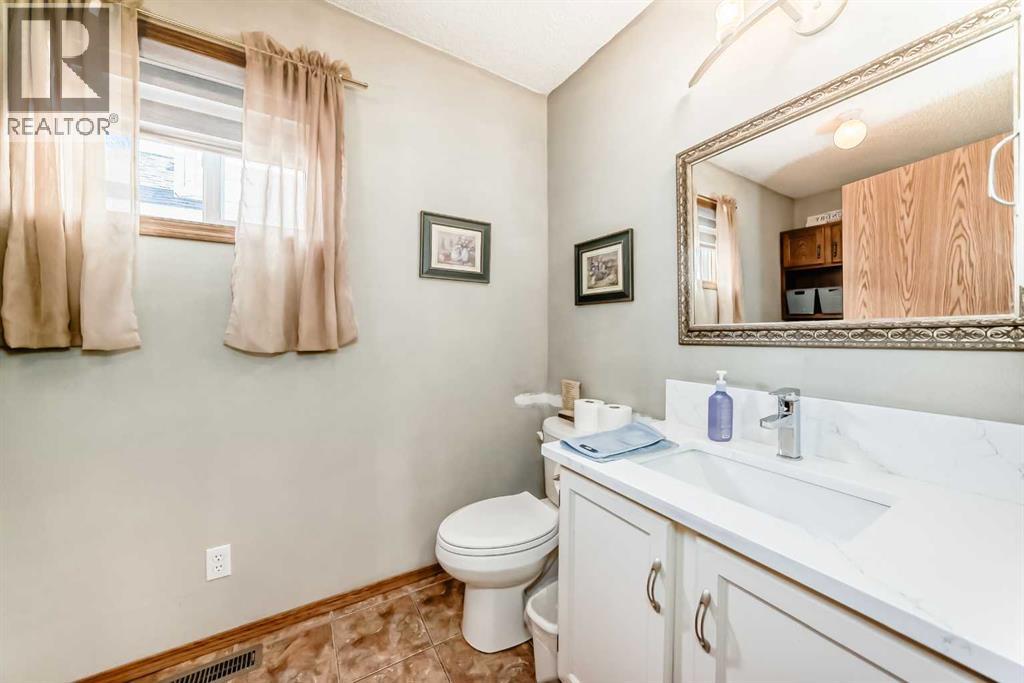 69 Applemont Place Se, Calgary, Alberta  T2A 7S3 - Photo 18 - A2299151