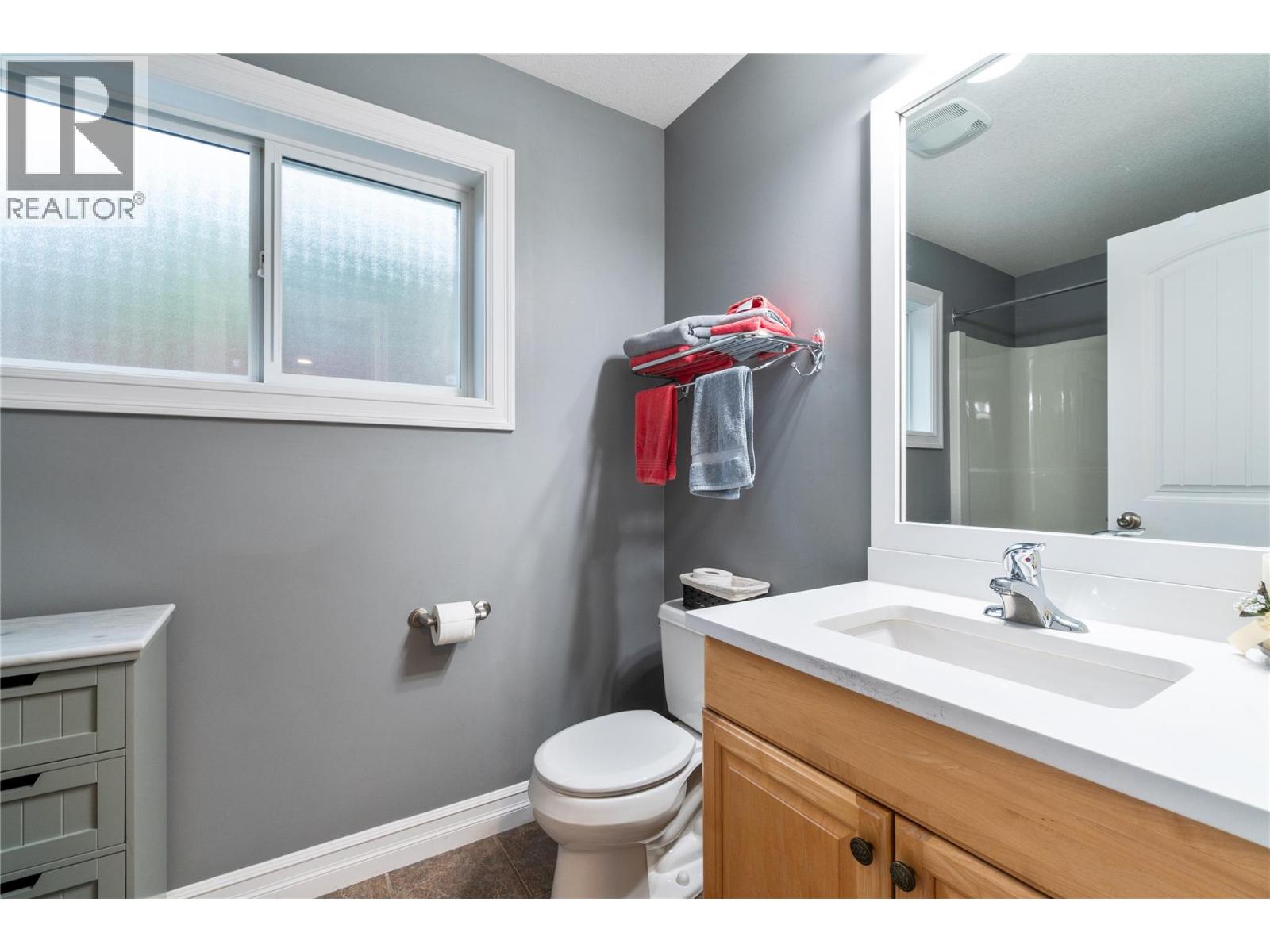 1040 14 Avenue SE, Salmon Arm, British Columbia  V1E 2R6 - Photo 32 - 10380958