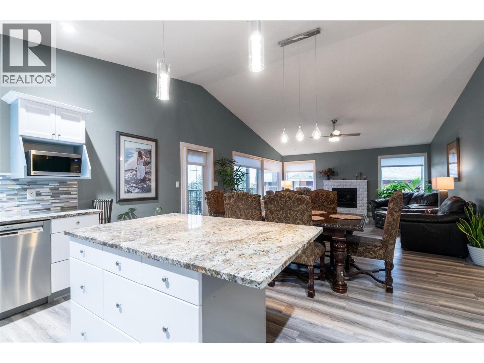 1040 14 Avenue SE, Salmon Arm, British Columbia  V1E 2R6 - Photo 29 - 10380958