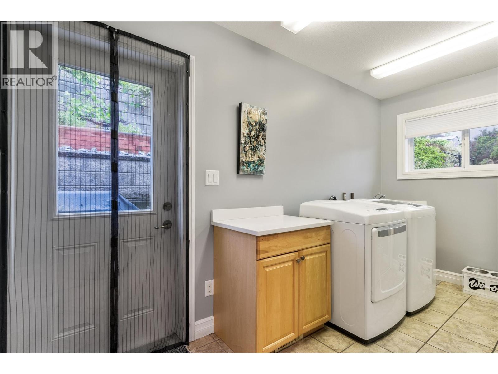 1040 14 Avenue SE, Salmon Arm, British Columbia  V1E 2R6 - Photo 35 - 10380958