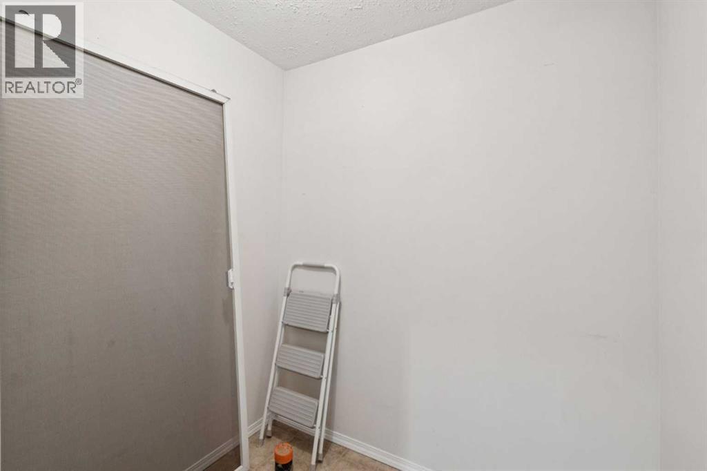 11, 15 Rocky Ridge Gate NW, Calgary, Alberta  T3G 4P6 - Photo 29 - A2307696
