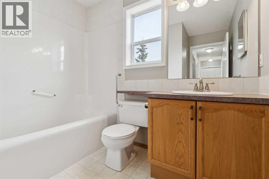 11, 15 Rocky Ridge Gate NW, Calgary, Alberta  T3G 4P6 - Photo 23 - A2307696
