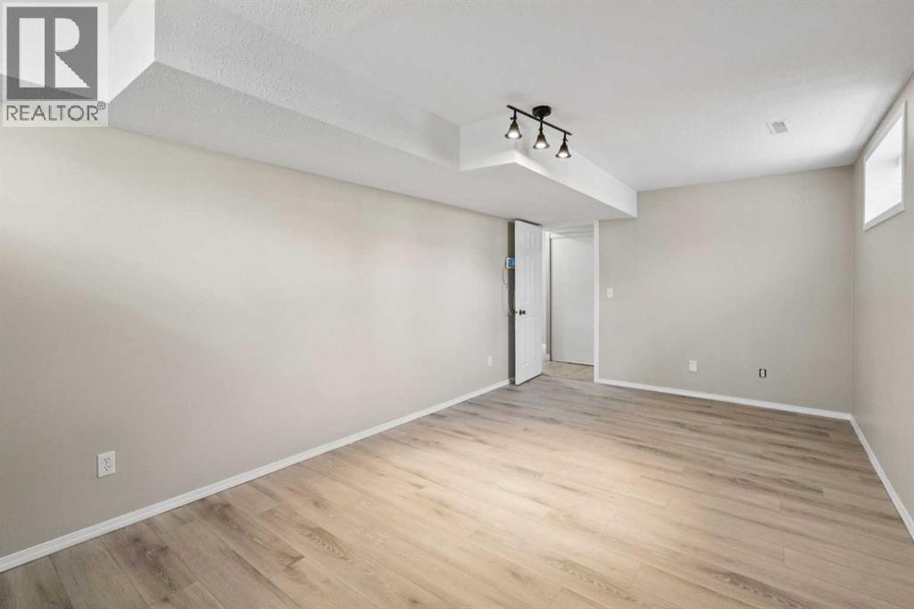 11, 15 Rocky Ridge Gate NW, Calgary, Alberta  T3G 4P6 - Photo 28 - A2307696