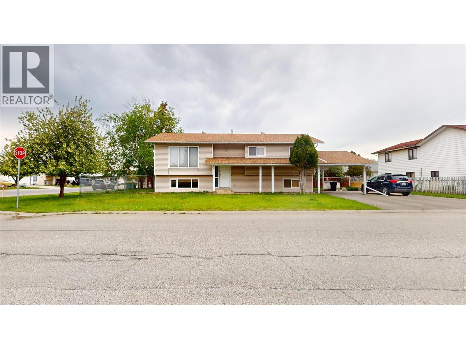 900 24th Avenue N, Cranbrook, British Columbia  V1C 6G8 - Photo 1 - 10386182