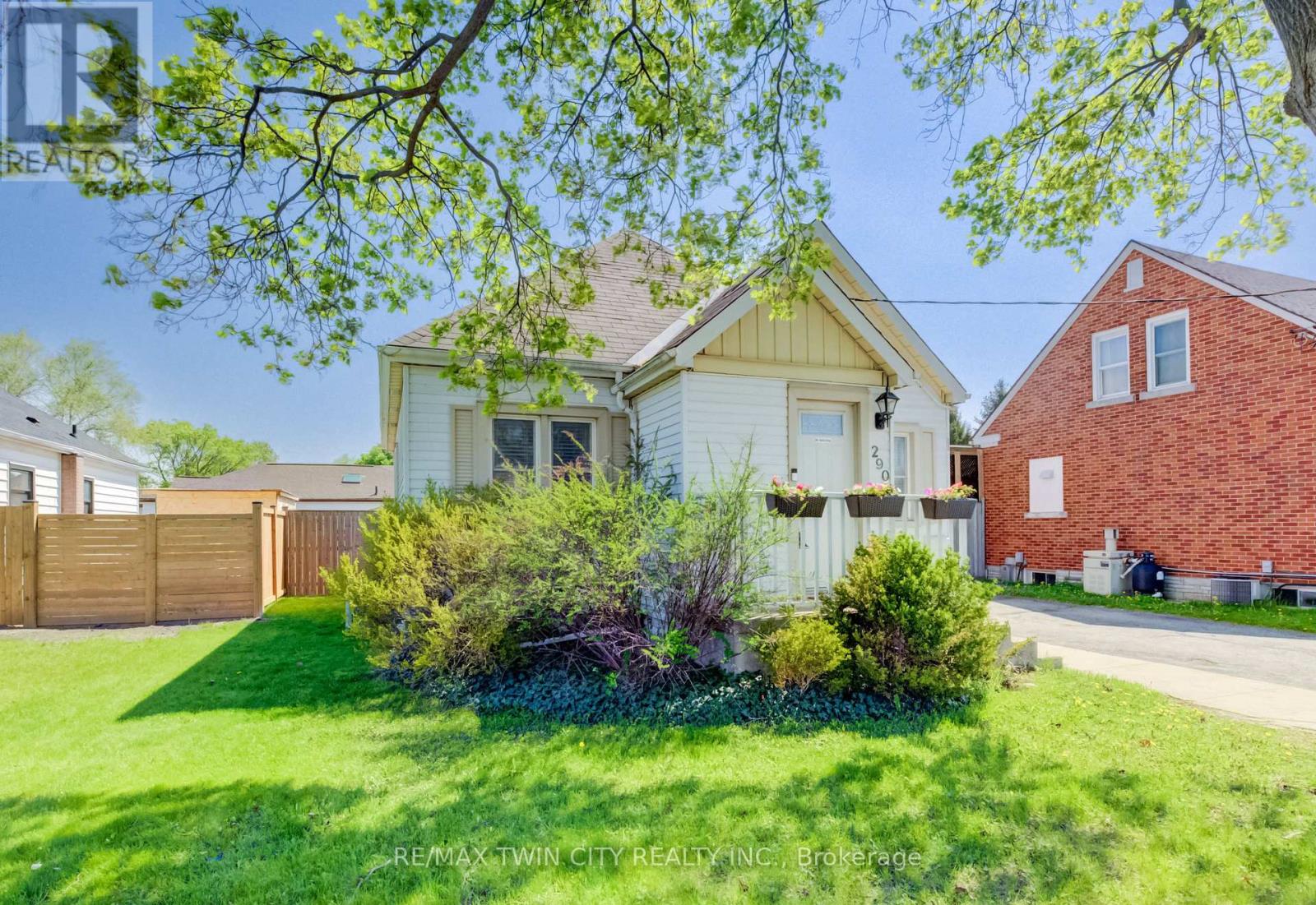 290 LANCASTER STREET W, kitchener, Ontario