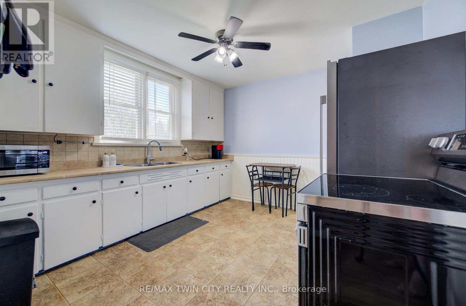 290 Lancaster Street W, Kitchener, Ontario  N2H 4V6 - Photo 14 - X13144620