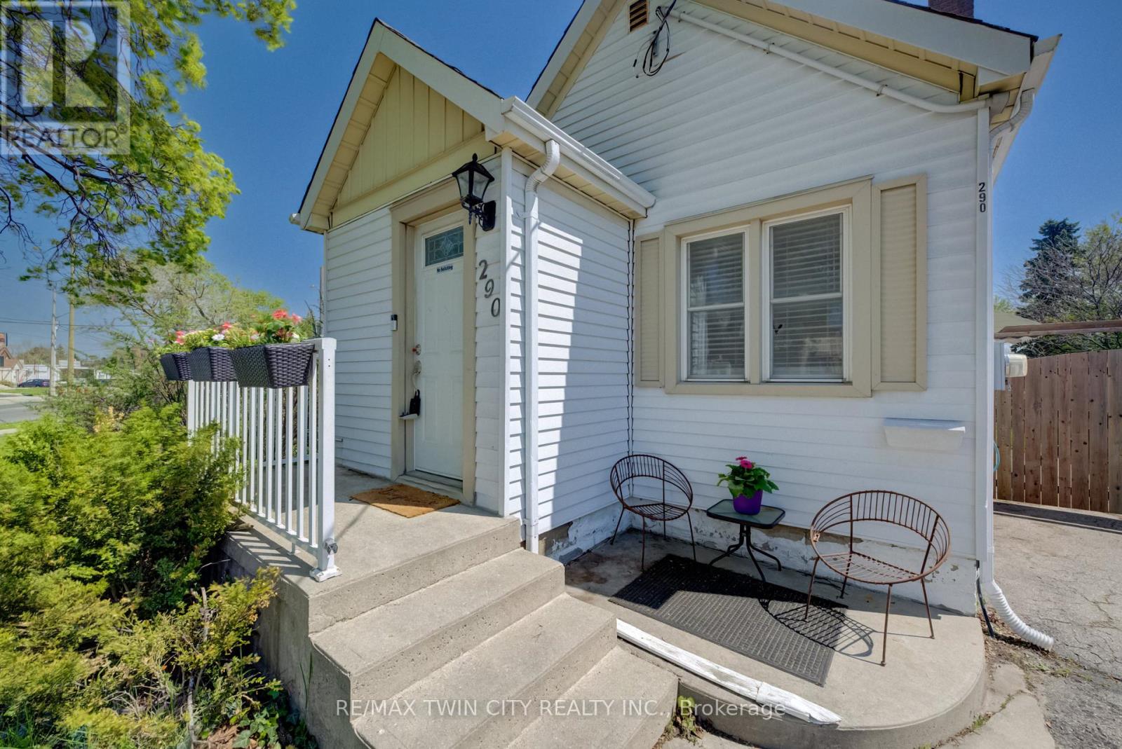 290 Lancaster Street W, Kitchener, Ontario  N2H 4V6 - Photo 3 - X13144620