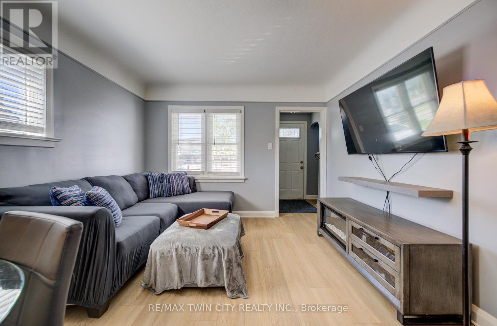 290 Lancaster Street W, Kitchener, Ontario  N2H 4V6 - Photo 5 - X13144620