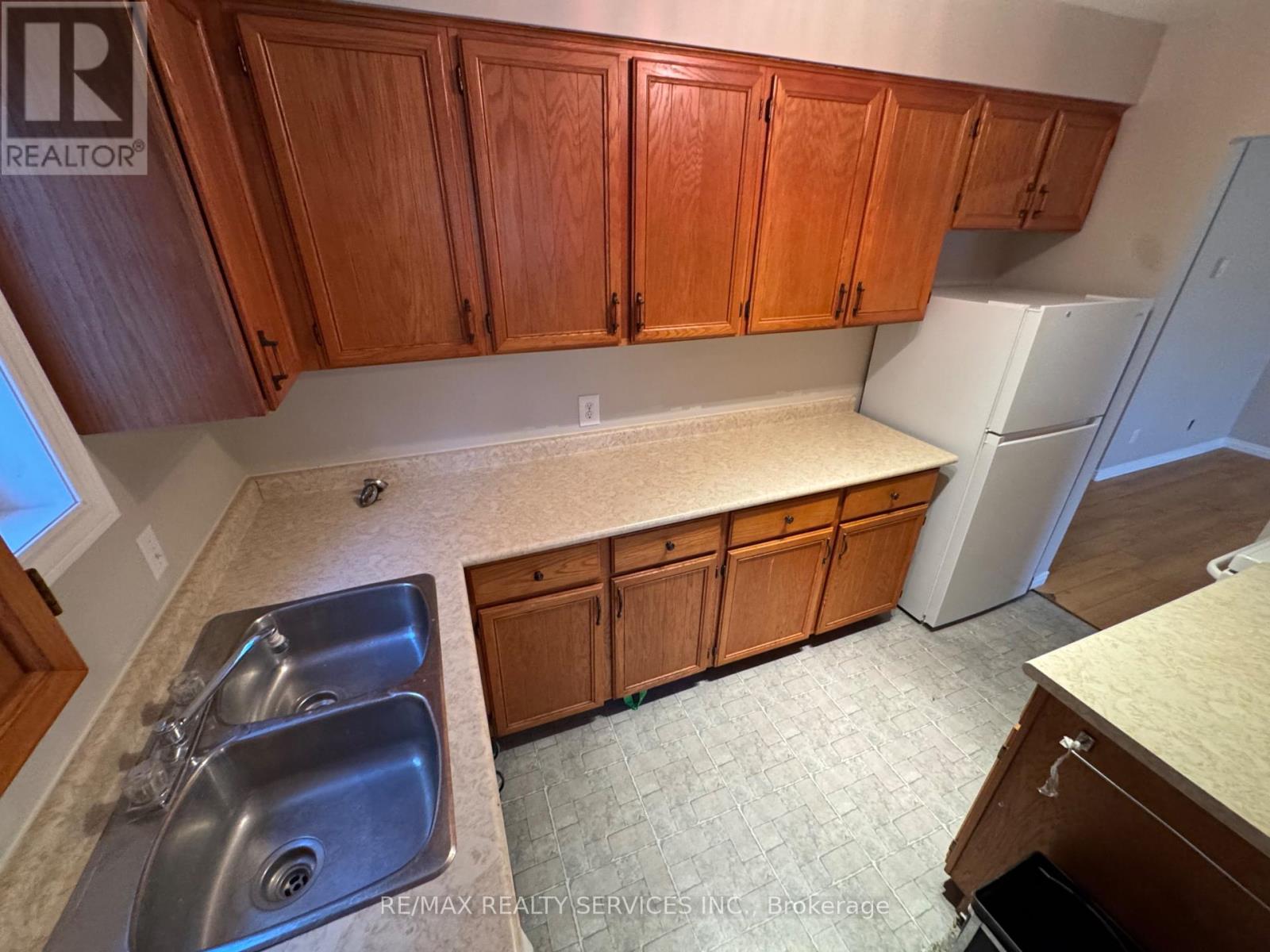 213 Sarah Court, Shelburne, Ontario  L0N 1S2 - Photo 4 - X13144672