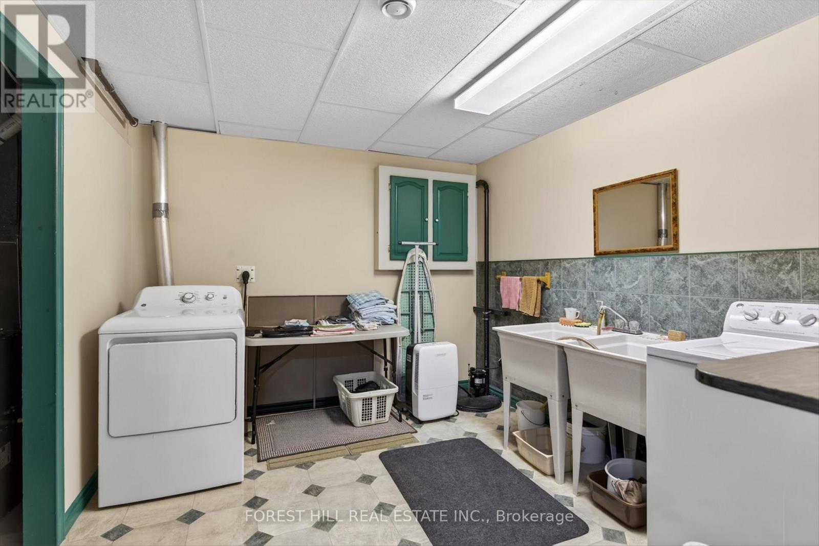2212 Lorraine Drive, Peterborough, Ontario  K9L 1X5 - Photo 37 - X13144692