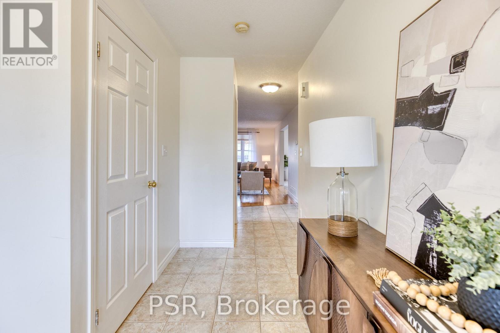 565 St Moritz Avenue, Waterloo, Ontario  N2T 2Z3 - Photo 2 - X13144806