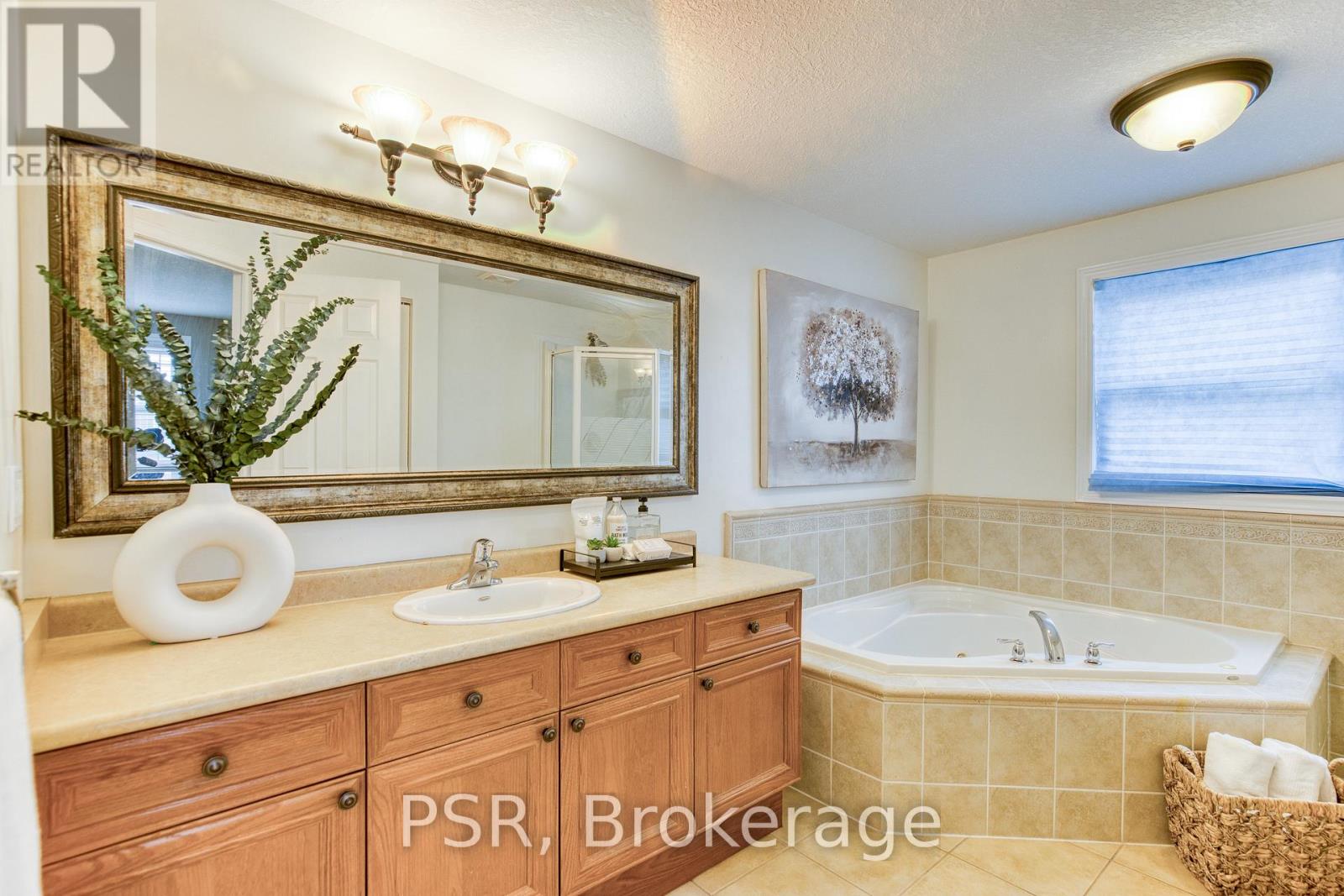 565 St Moritz Avenue, Waterloo, Ontario  N2T 2Z3 - Photo 24 - X13144806
