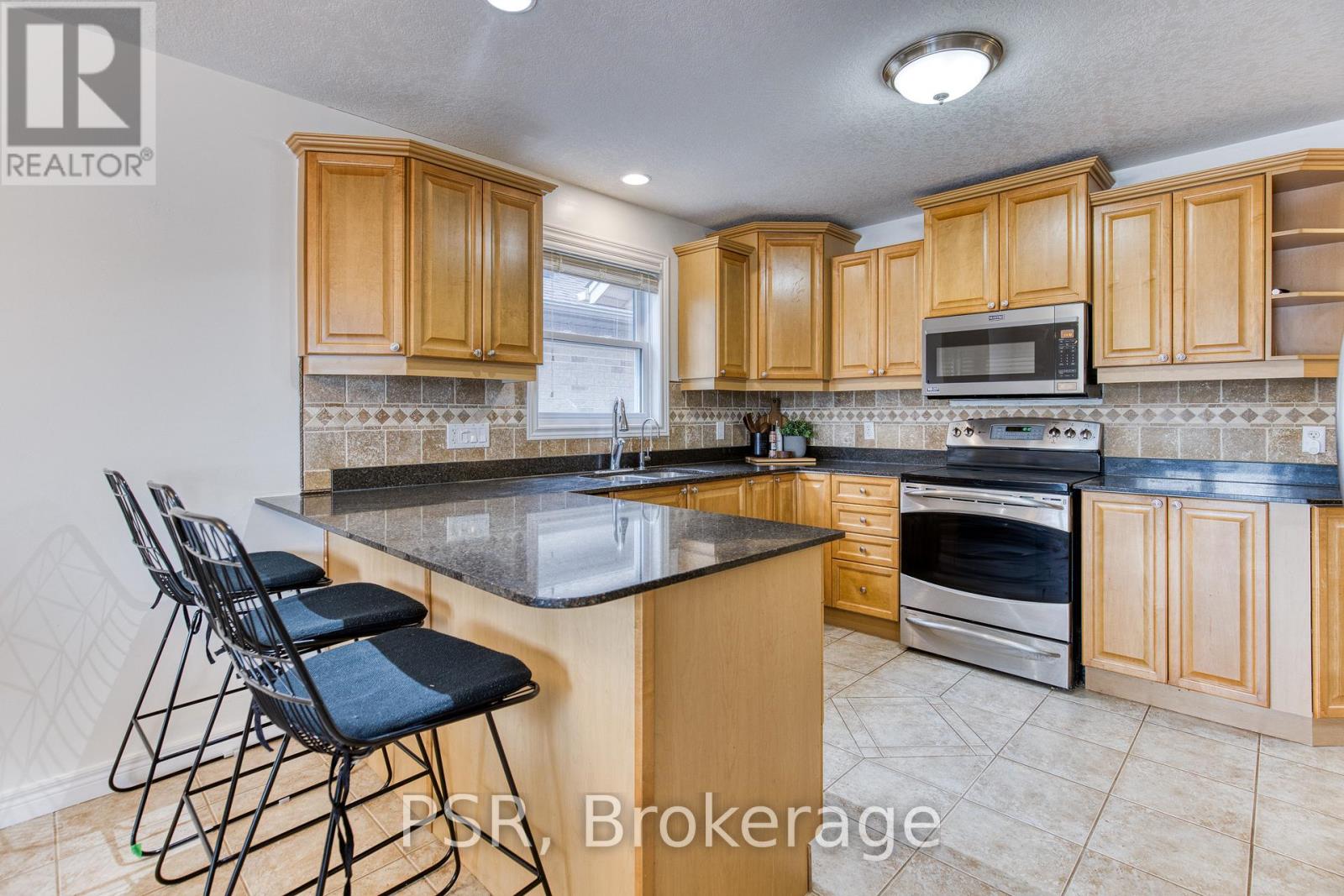 565 St Moritz Avenue, Waterloo, Ontario  N2T 2Z3 - Photo 8 - X13144806