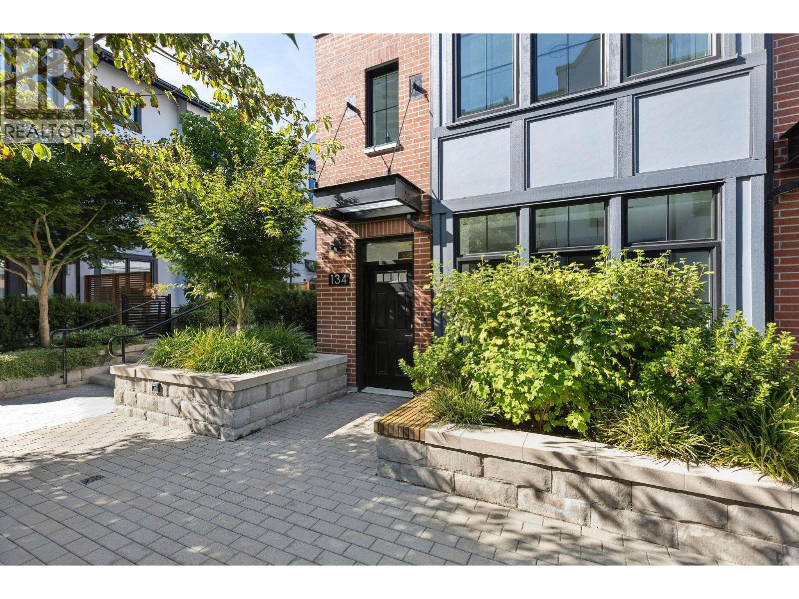 134 2070 Curling Road, North Vancouver, British Columbia  V7P 0C9 - Photo 4 - R3124845