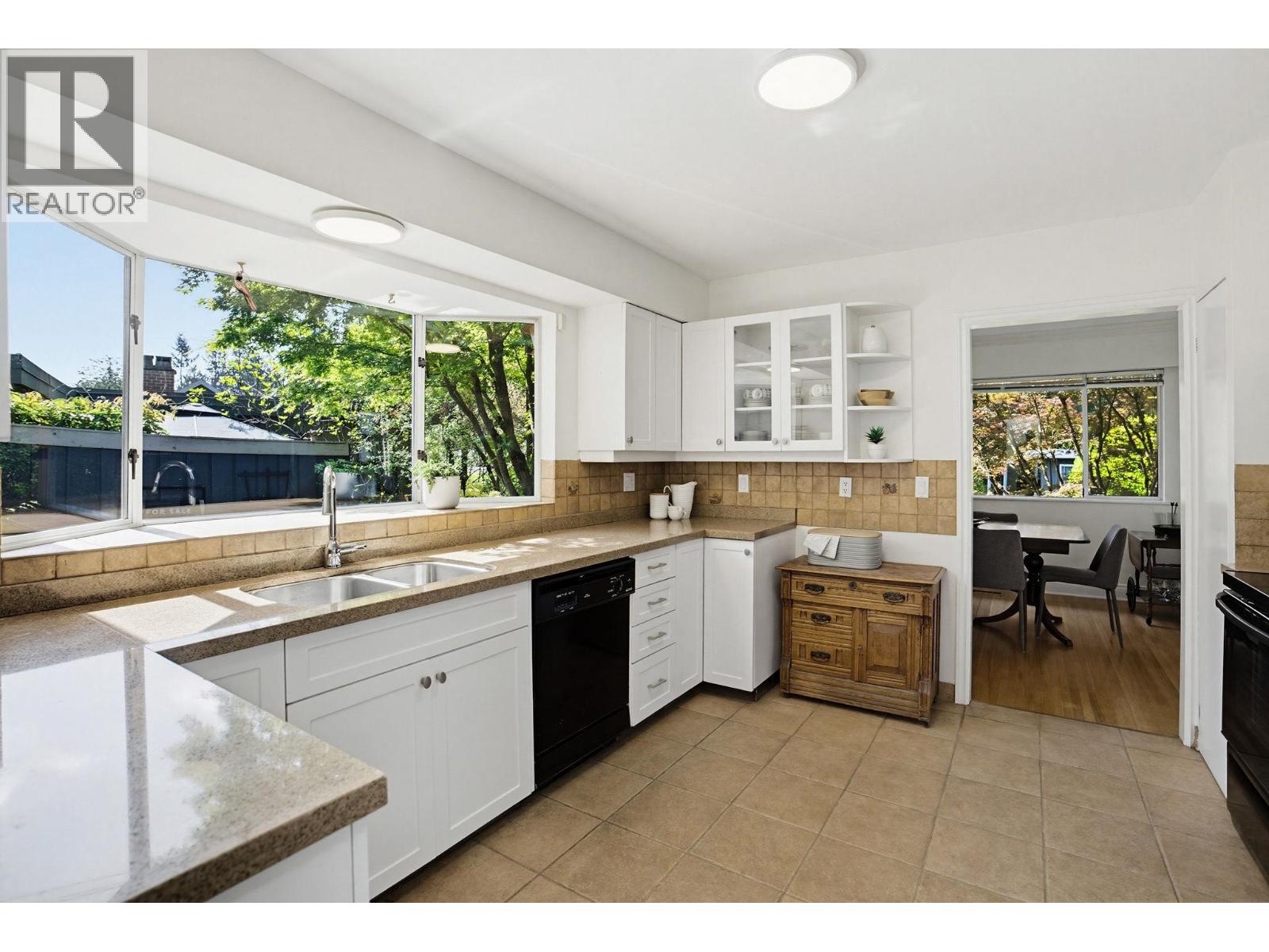 3665 Edgemont Boulevard, North Vancouver, British Columbia  V7R 2P6 - Photo 8 - R3124879
