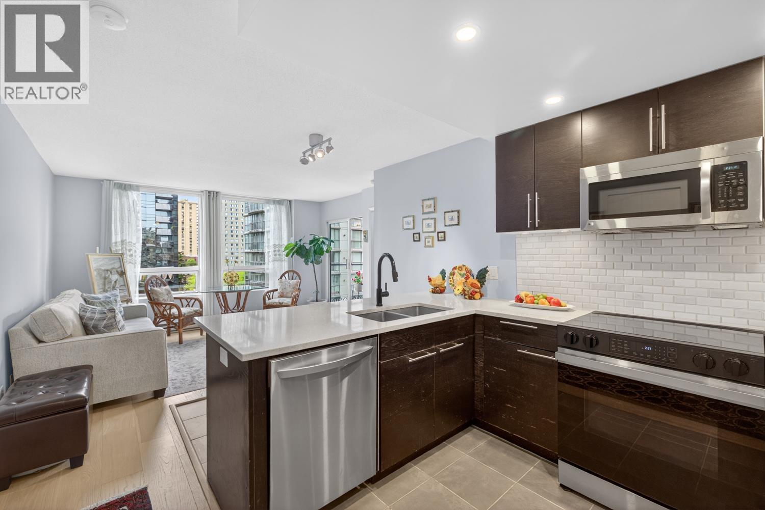 1005 811 HELMCKEN STREET, Vancouver, British Columbia