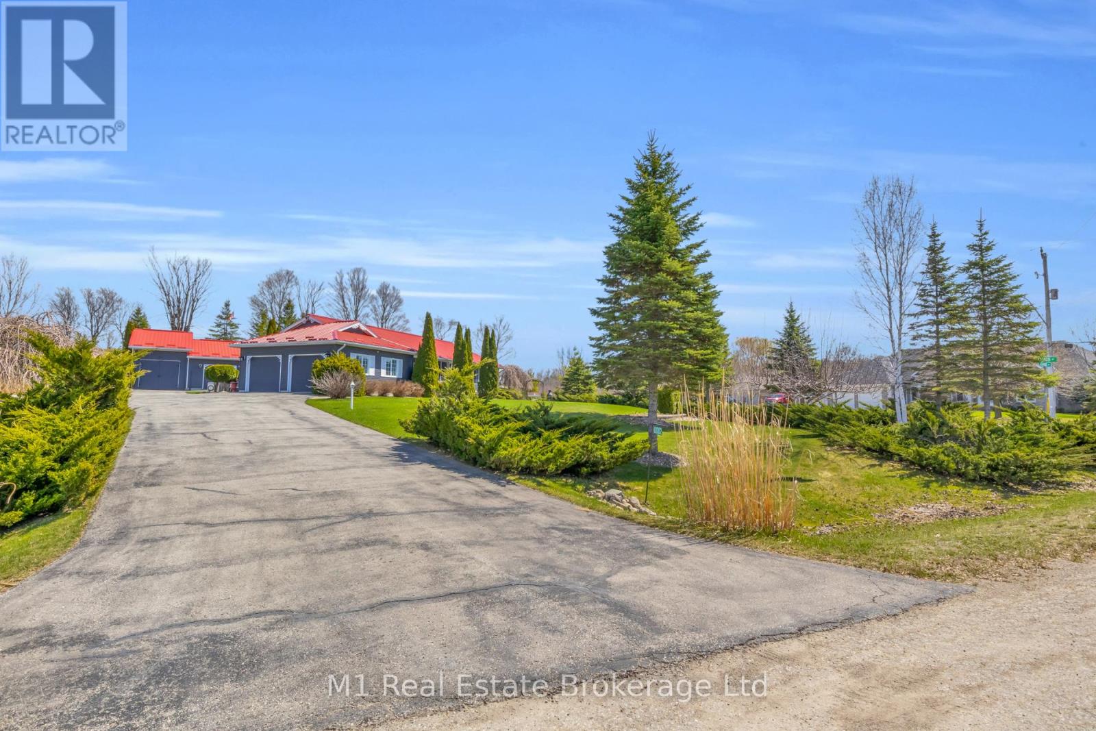 2 Joanne Crescent, Minto, Ontario N0G 2L0 - Photo 2 - X13144938