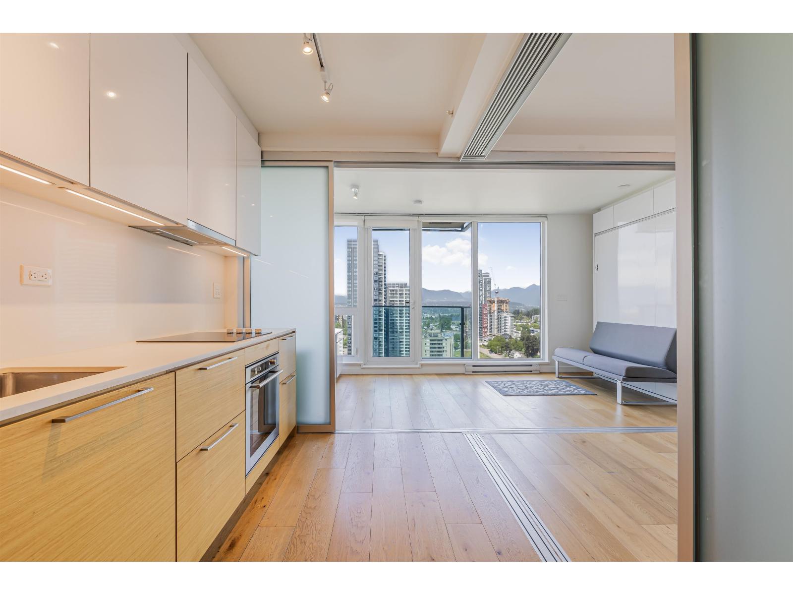 2408 13438 Central Avenue, Surrey, British Columbia  V3T 0N2 - Photo 2 - R3123477
