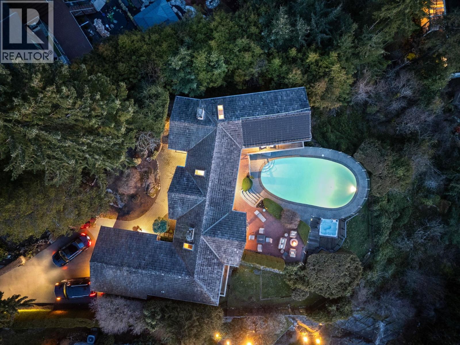 4570 Woodgreen Court, West Vancouver, British Columbia  V7S 2V7 - Photo 3 - R3124866