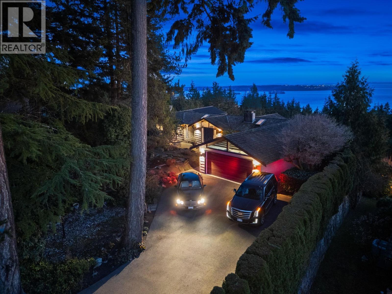 4570 Woodgreen Court, West Vancouver, British Columbia  V7S 2V7 - Photo 4 - R3124866