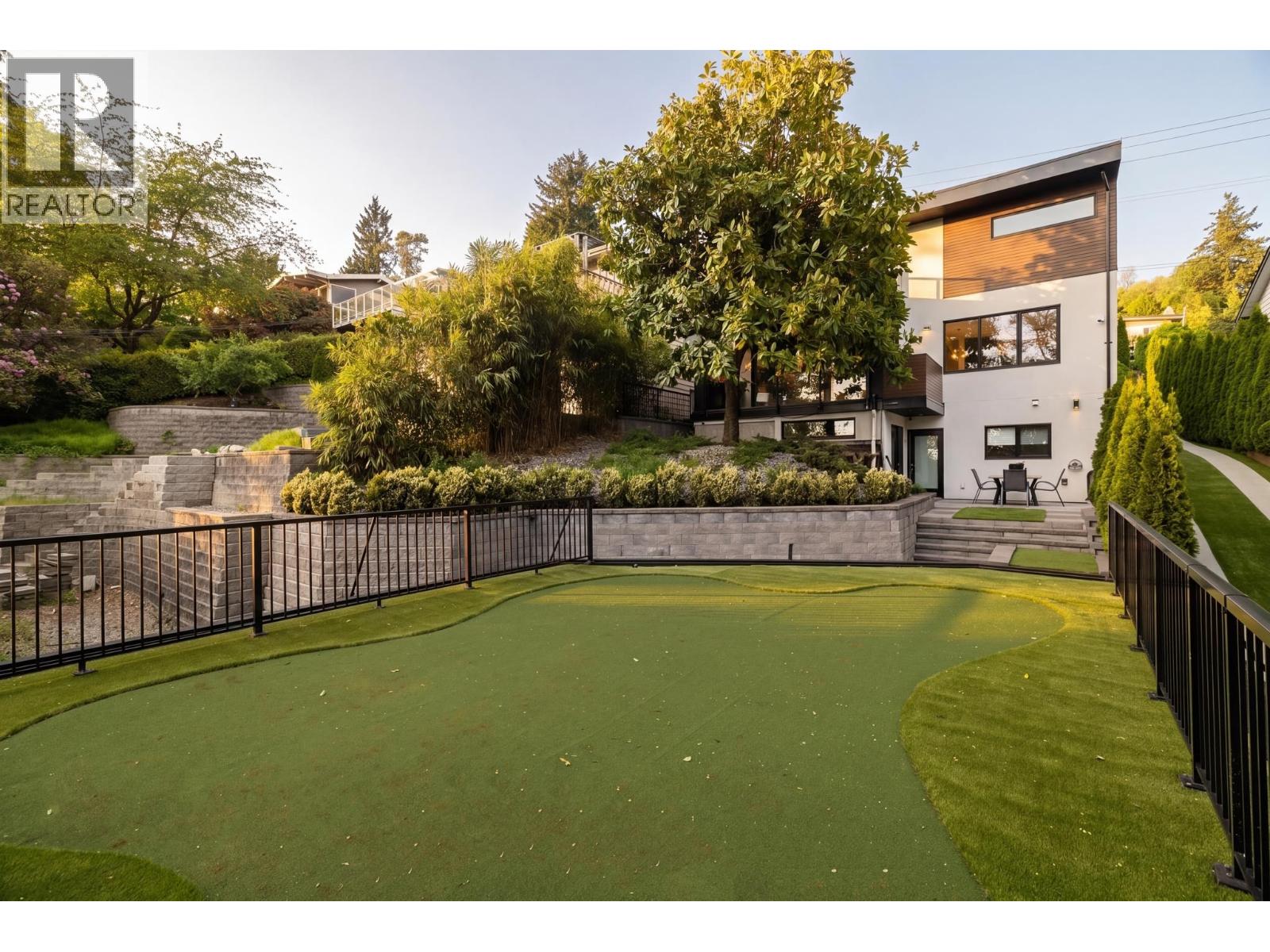 919 E 4th Street, North Vancouver, British Columbia  V7L 1K3 - Photo 31 - R3124893