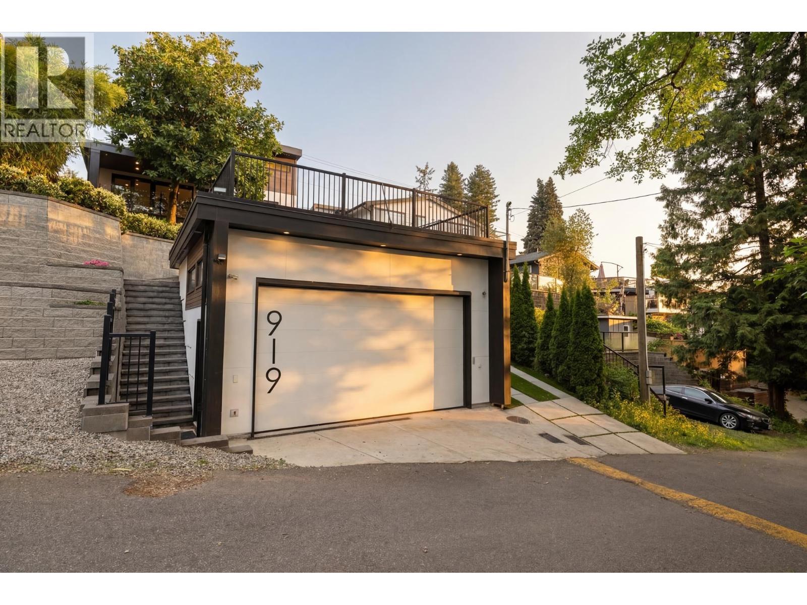 919 E 4th Street, North Vancouver, British Columbia  V7L 1K3 - Photo 35 - R3124893