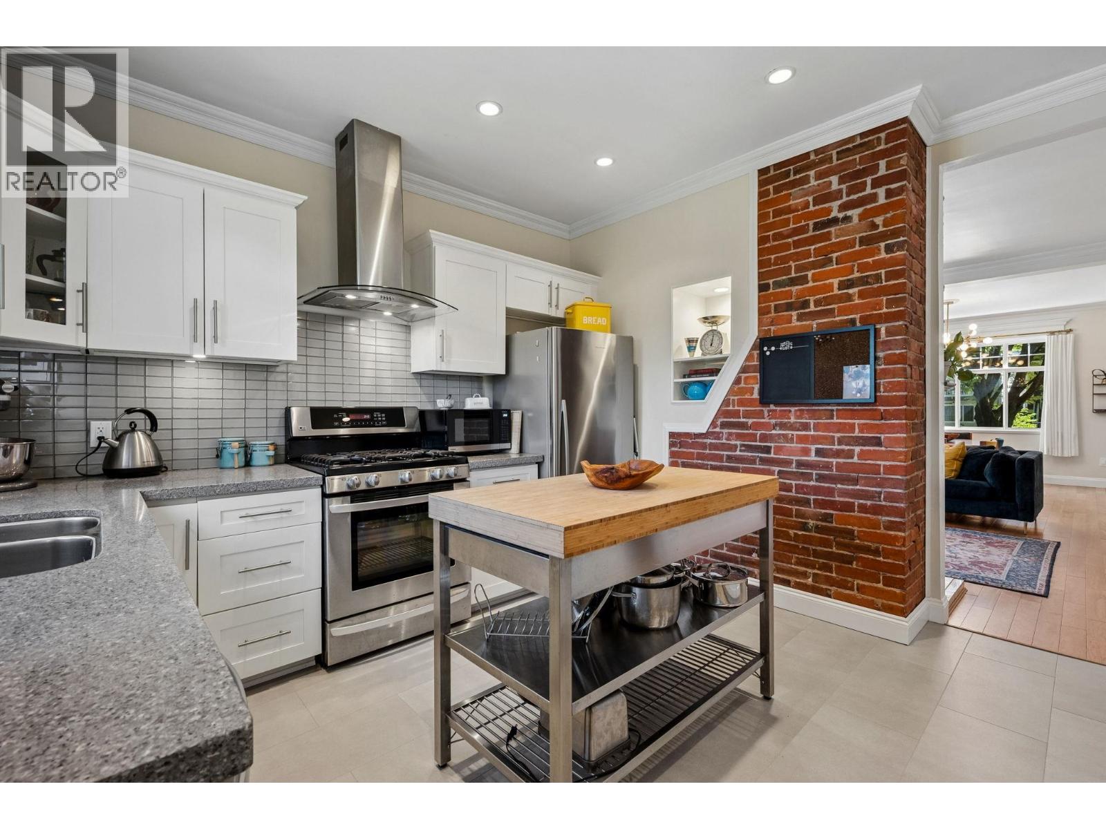 2323 Graveley Street, Vancouver, British Columbia  V5L 3C3 - Photo 8 - R3124919