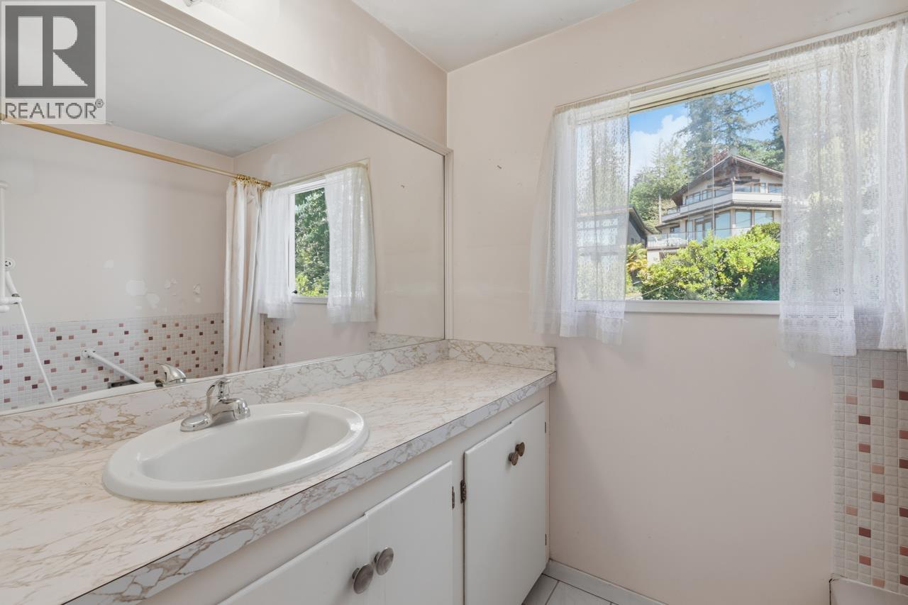 1013 Duchess Avenue, West Vancouver, British Columbia  V7T 1G8 - Photo 25 - R3124922