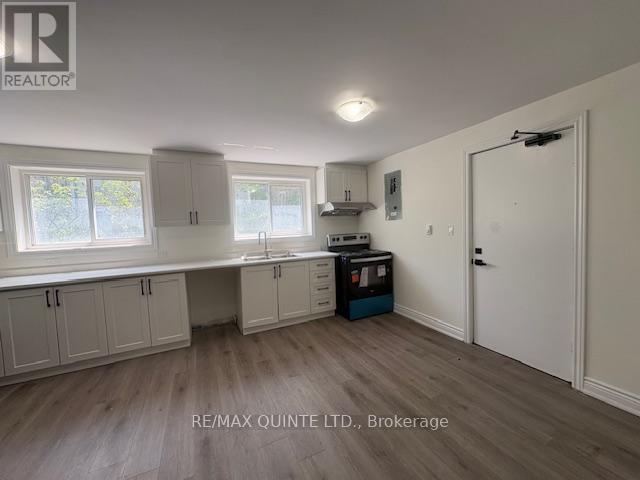 2 - 172 Queen Street, Quinte West, Ontario  K8V 4Y6 - Photo 4 - X13145096
