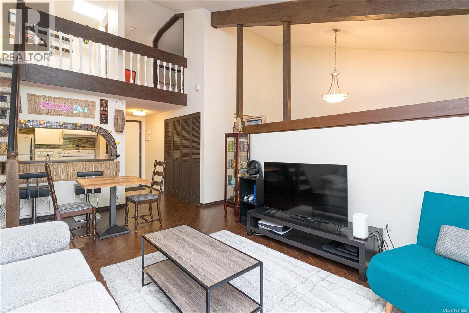 407 1009 Mckenzie Ave, Saanich, British Columbia  V8X 4B1 - Photo 3 - 1037289
