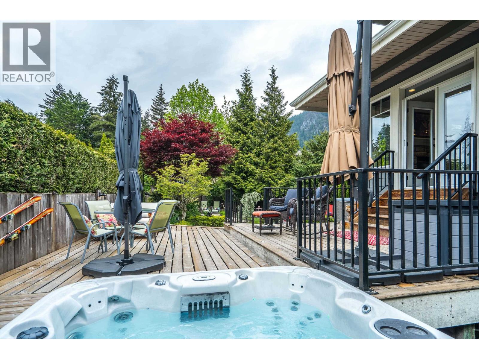 41743 Honey Lane, Squamish, British Columbia  V0N 1H0 - Photo 6 - R3124303