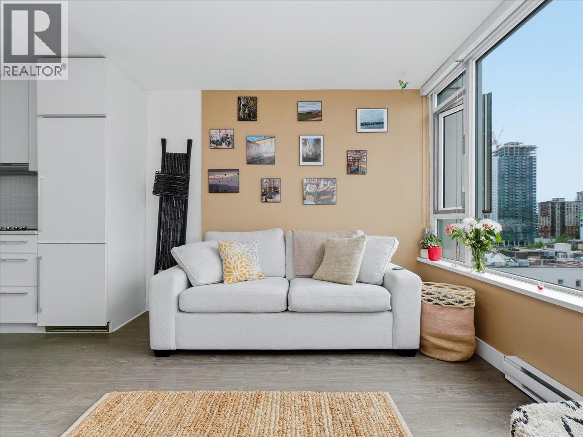 1504 668 Columbia Street, New Westminster, British Columbia  V3M 1A9 - Photo 3 - R3124596