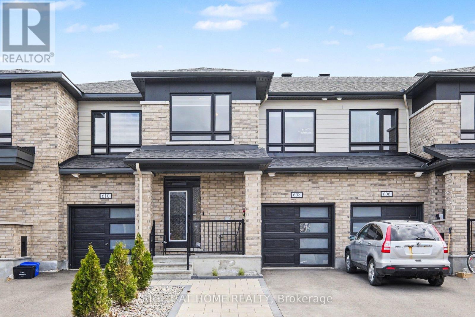 608 FENWICK WAY, Ottawa, Ontario