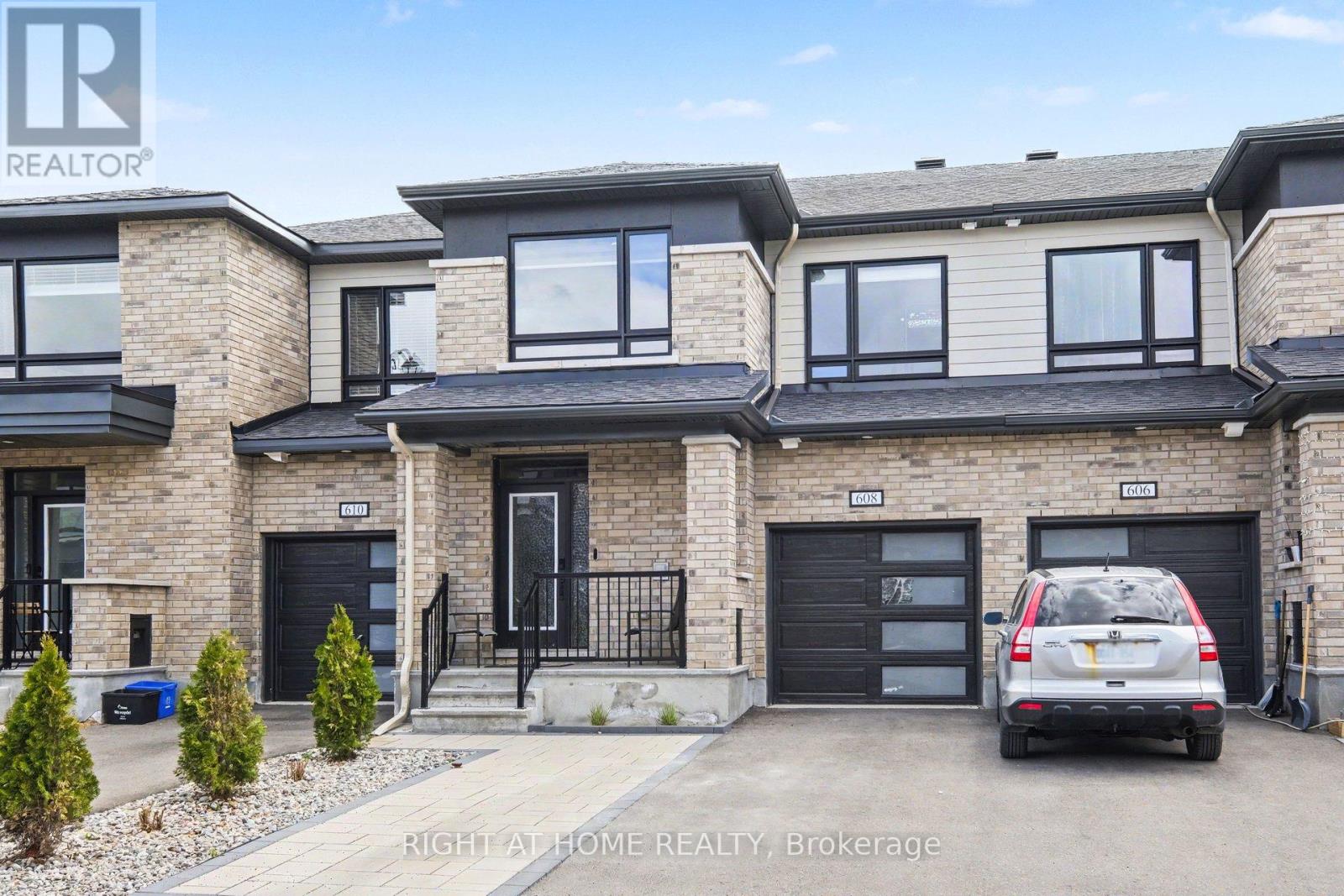 608 Fenwick Way, Ottawa, Ontario  K2J 7E5 - Photo 2 - X13144930