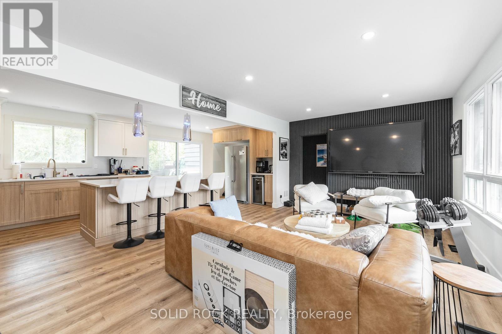 20 Norway Spruce Street, Ottawa, Ontario  K2S 1P3 - Photo 3 - X13144948